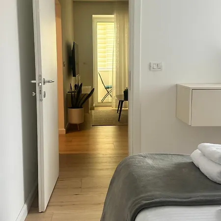 Loha Luxury 2 * Tirana