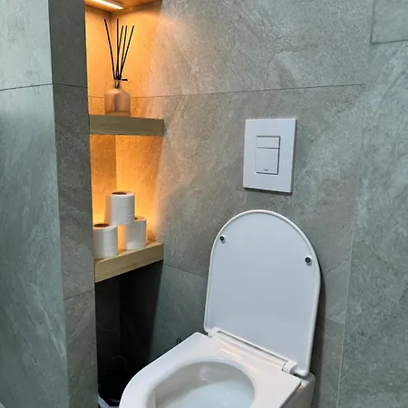 Loha Luxury 2 * Τίρανα